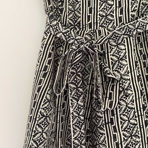 Geometric Black White Sleeveless Dress Tie Waist